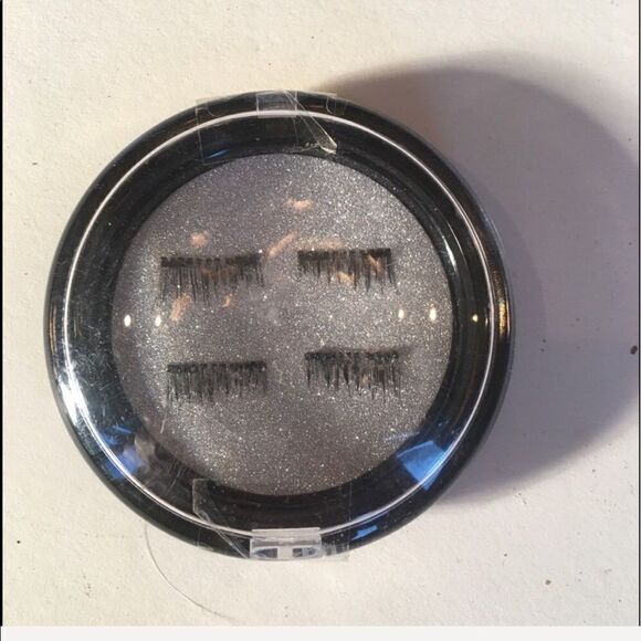 🎃 - MAGNETIC EYELASHES - new & sealed! - Picture 7 of 12